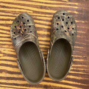 Camo crocks size 11